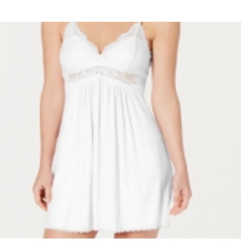 Elegant White Lace Trim Nightgown